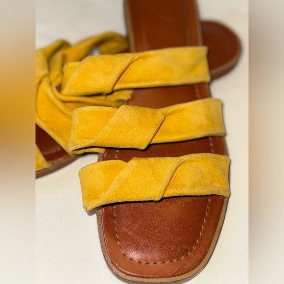 1.STATE GOLDEN MUSTARD YELLOW 3 STRAP SUEDE SLIP ON SANDALS WOMEMS SZ 8.5 - Picture 2 of 7